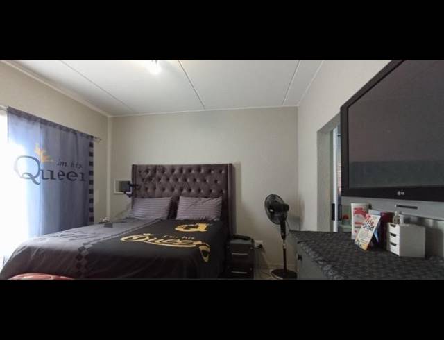 2 BEDROOM APARTMENT FOR SALE IN RAVENSWOOD